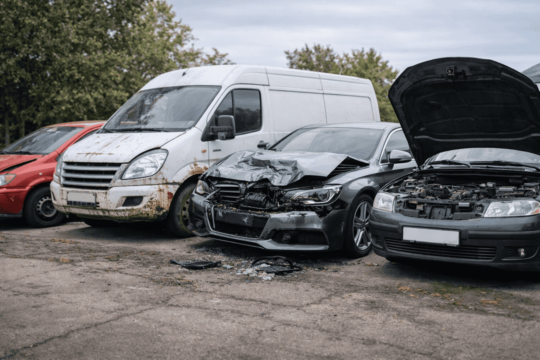 Welche Fahrzeuge ? die Autoverwertung in Pulheim übernimmt – Teileträger bis Motorschaden